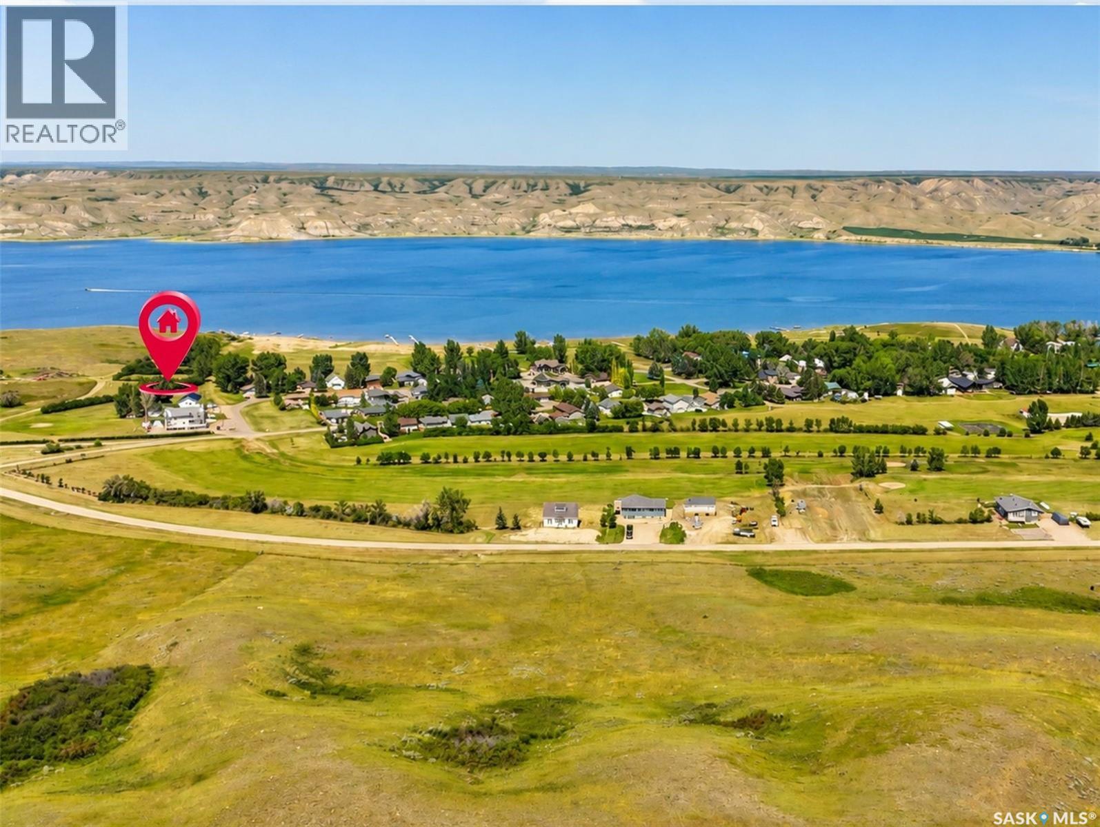 403 Smith CRESCENT - 2