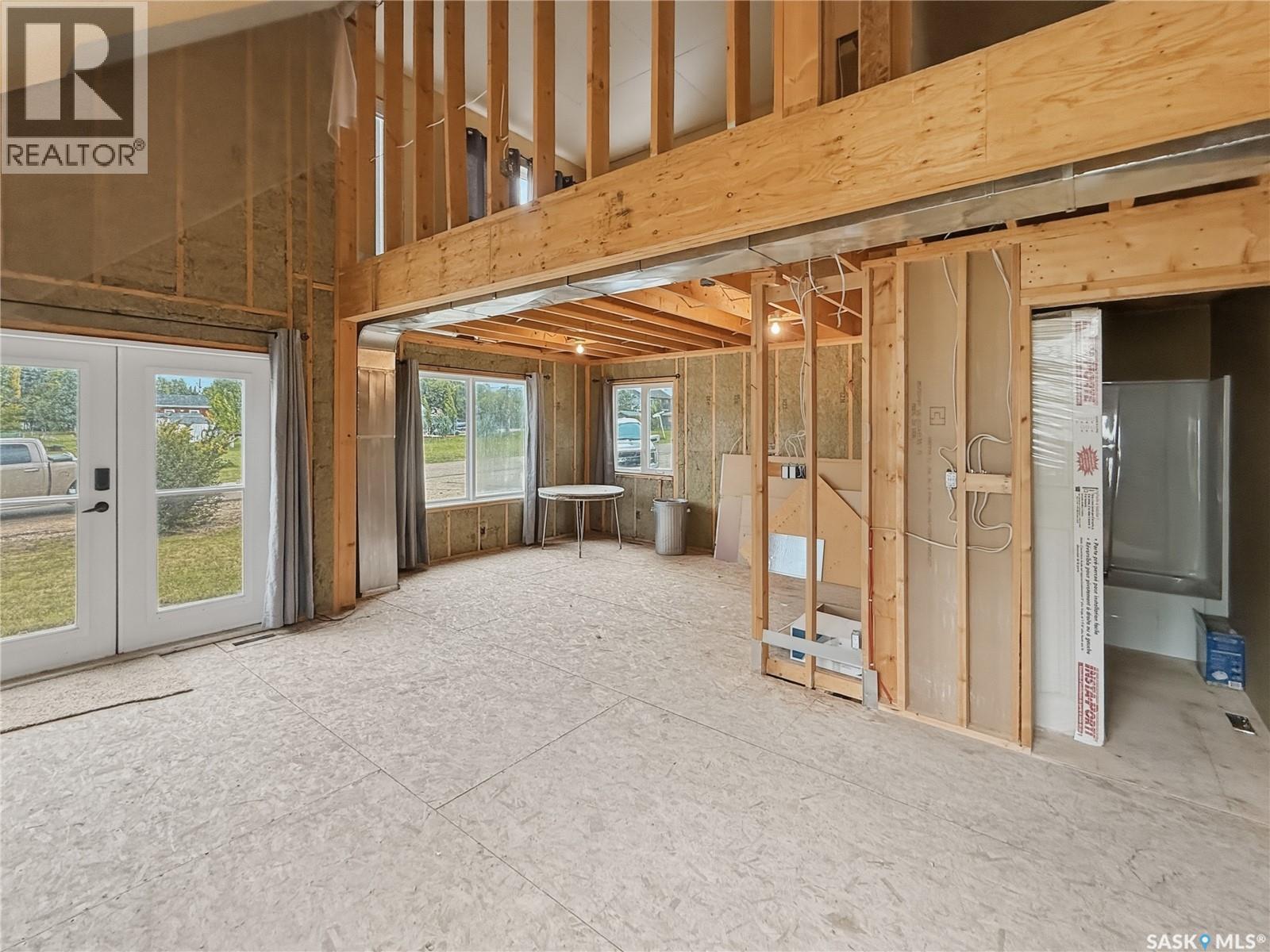 403 Smith CRESCENT - 7