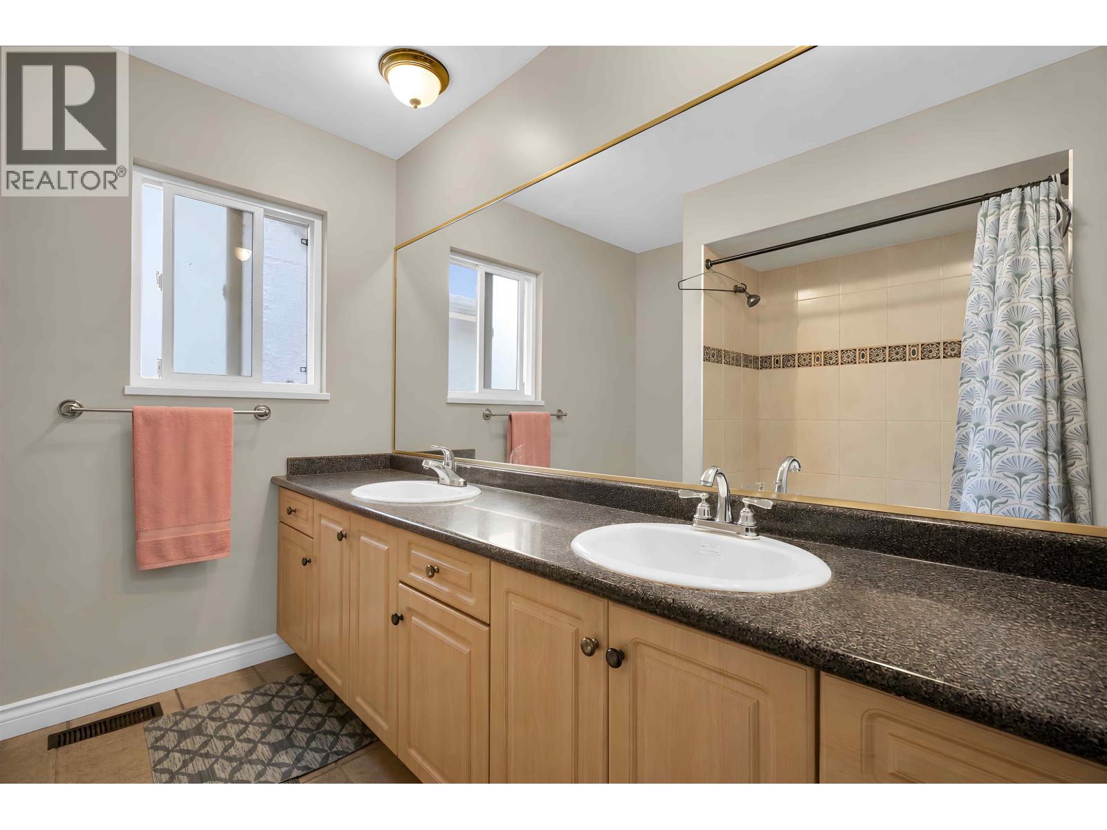 6 Bed, 3 Bath House for Sale in Vancouver – 1020 E KING EDWARD AVENUE, Vancouver – MLS# R3143406 - Image 24
