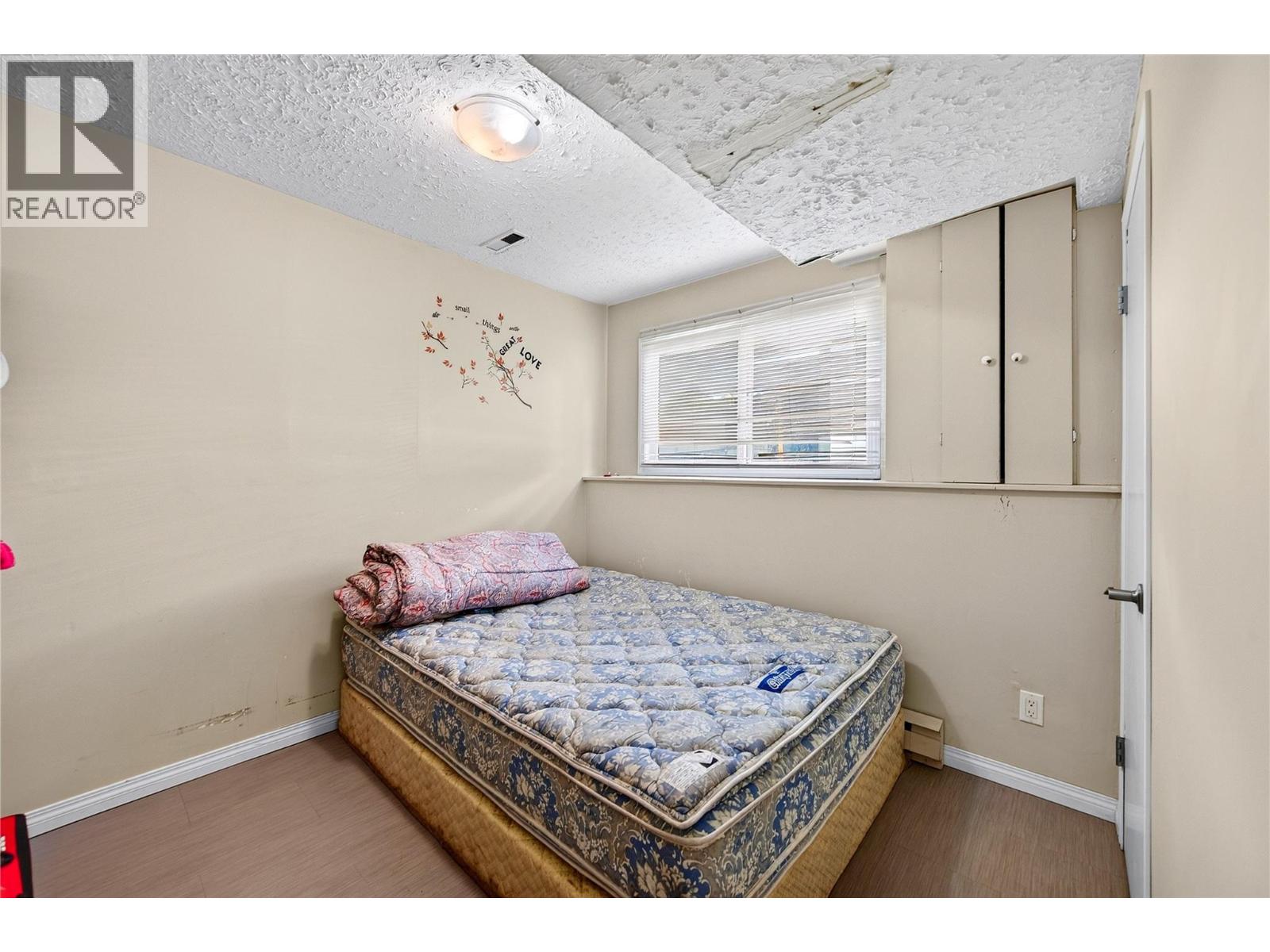 1252 Alexander Drive - 27
