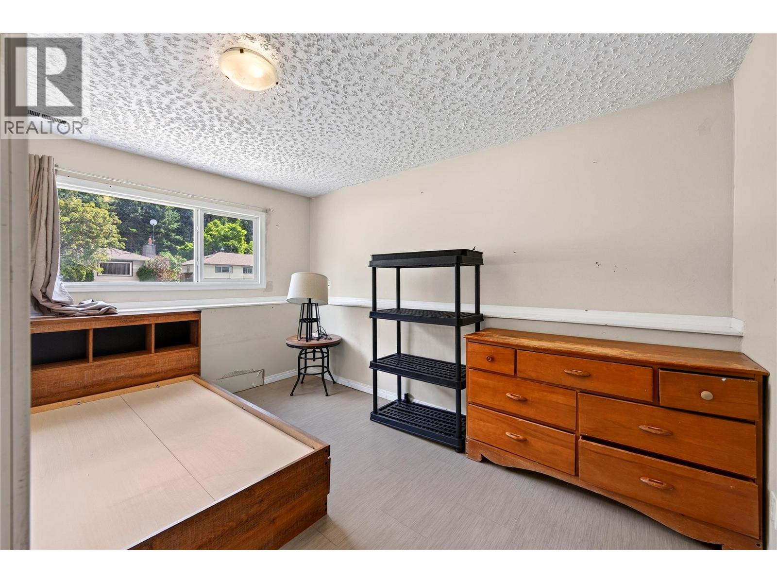 1252 Alexander Drive - 32