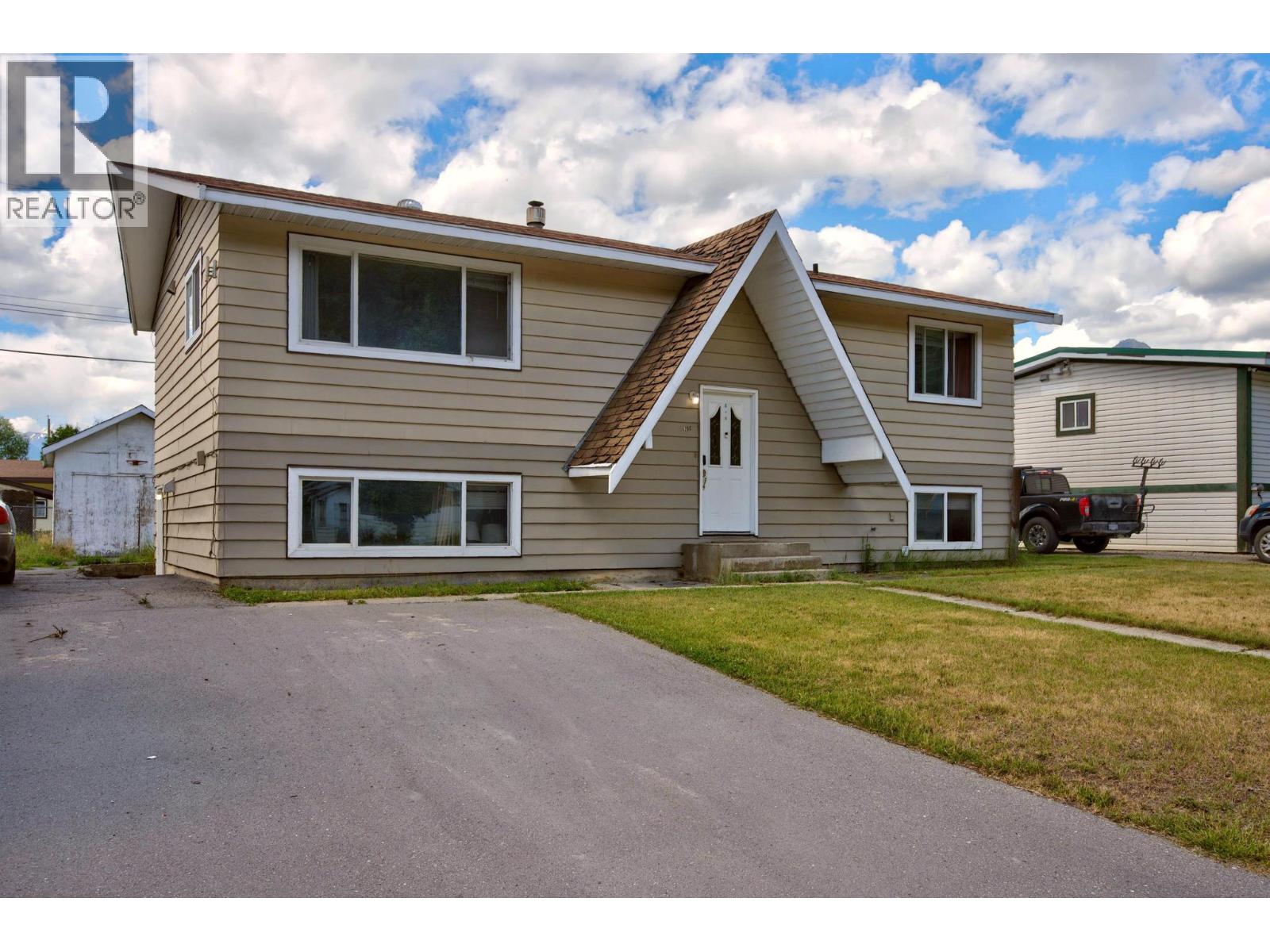 1252 Alexander Drive - 43