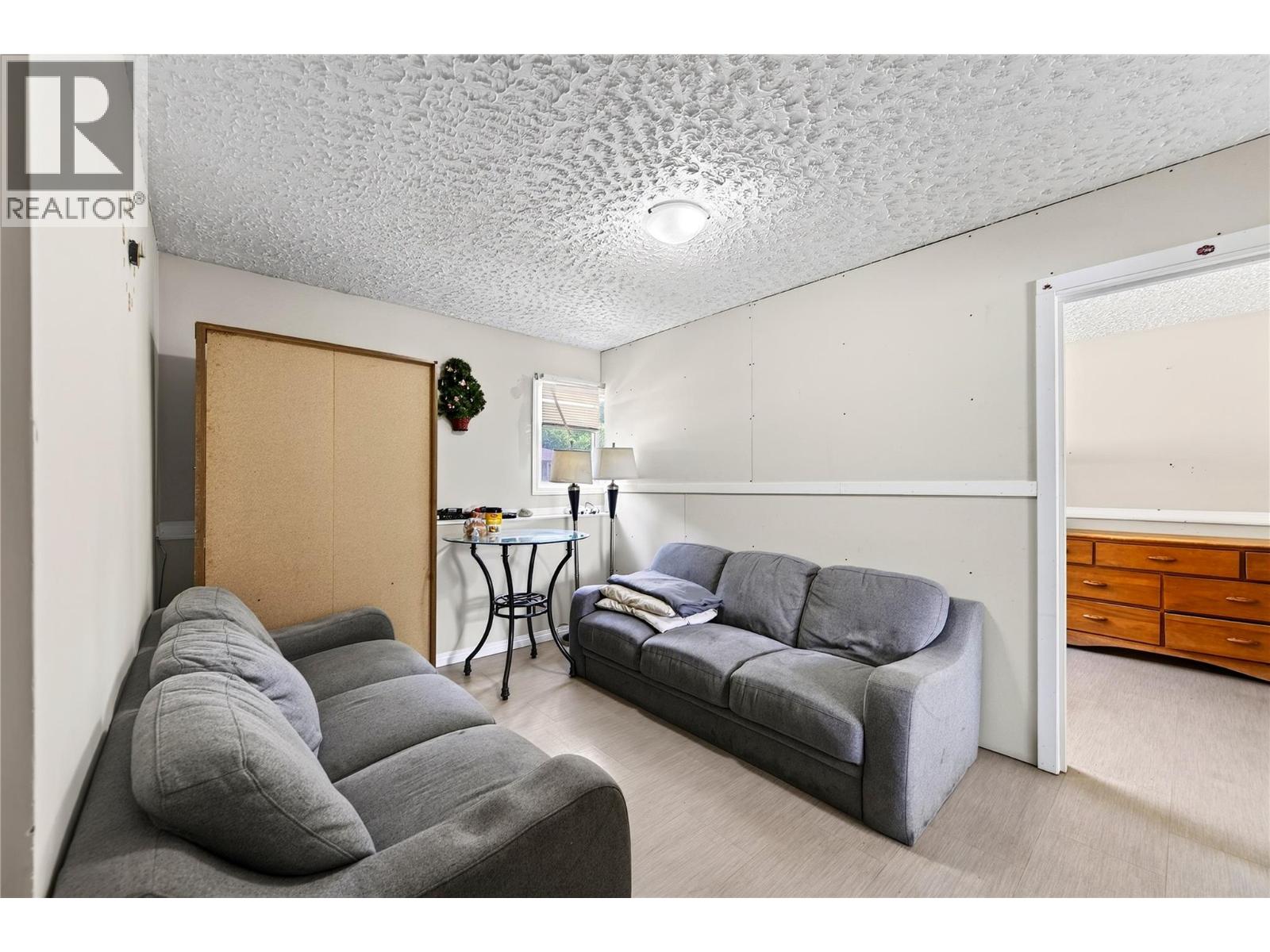 1252 Alexander Drive - 31