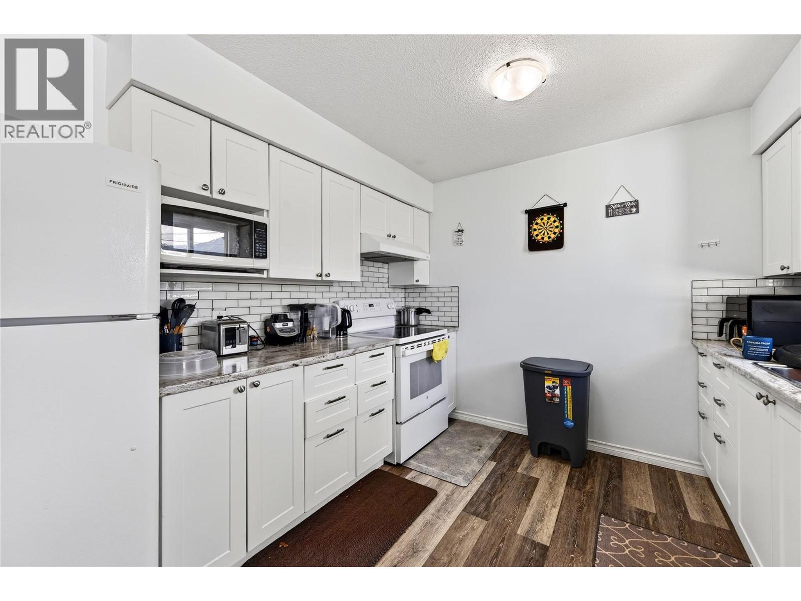 1252 Alexander Drive - 23