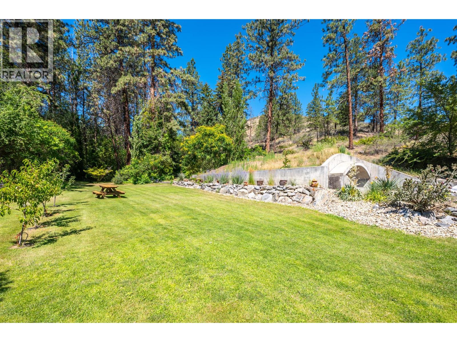 482 Pinehill Road, Oliver