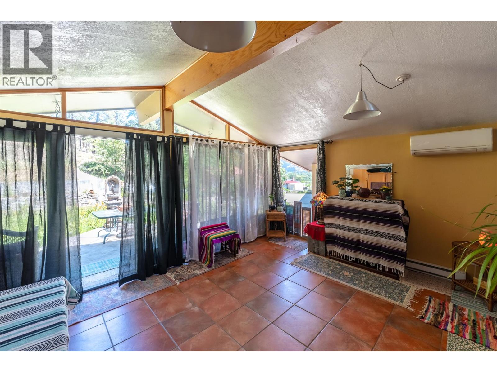 482 Pinehill Road, Oliver
