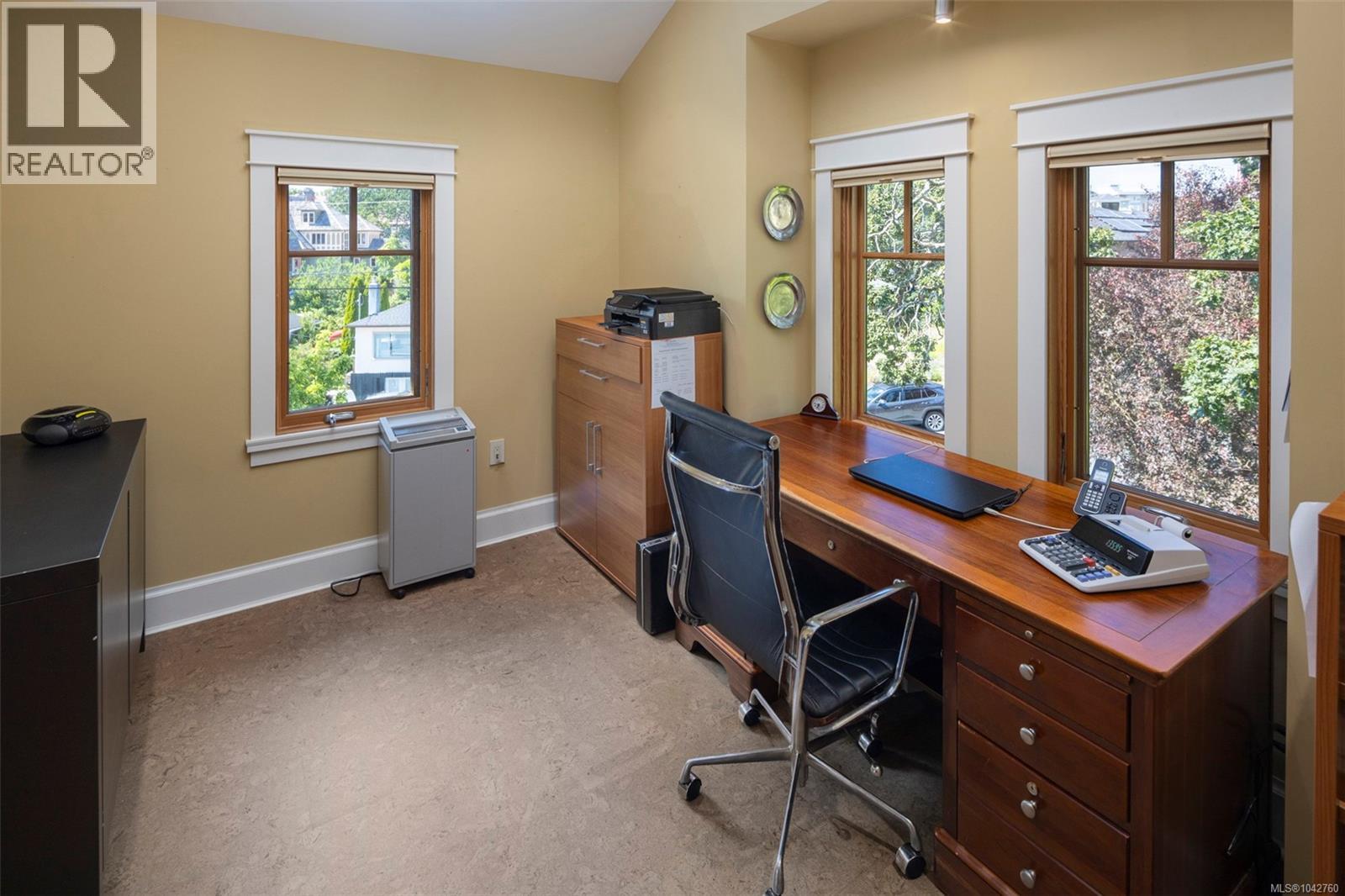 1 849 Dunsmuir Rd, Esquimalt