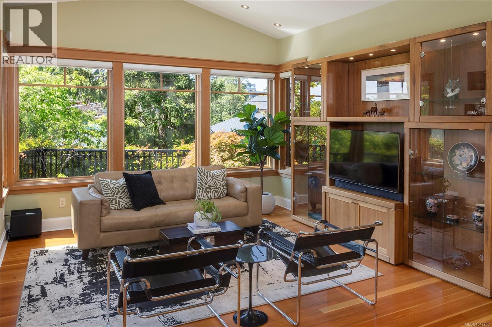 1 849 Dunsmuir Rd, Esquimalt
