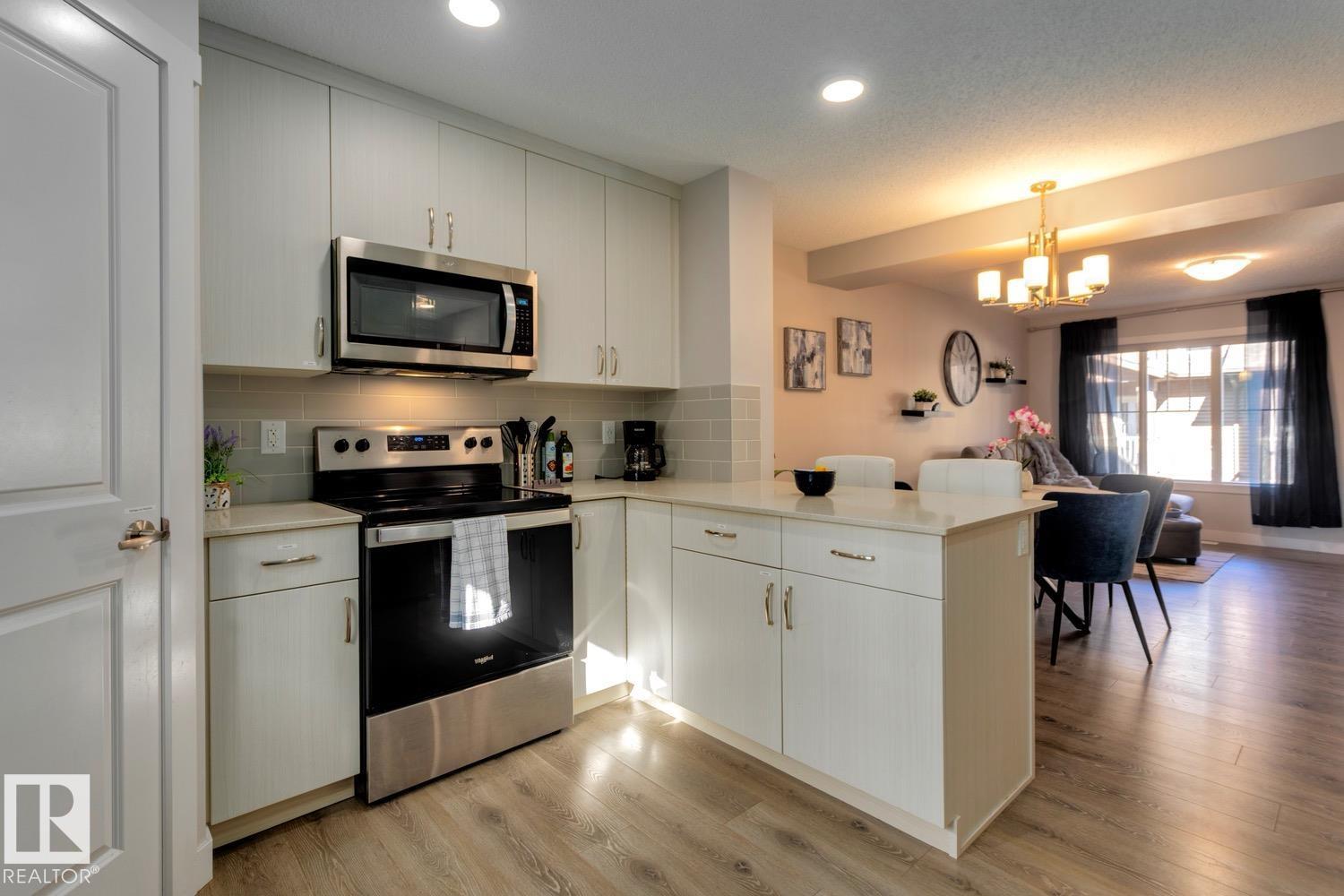 #72 1005 GRAYDON HILL BV SW SW - 11