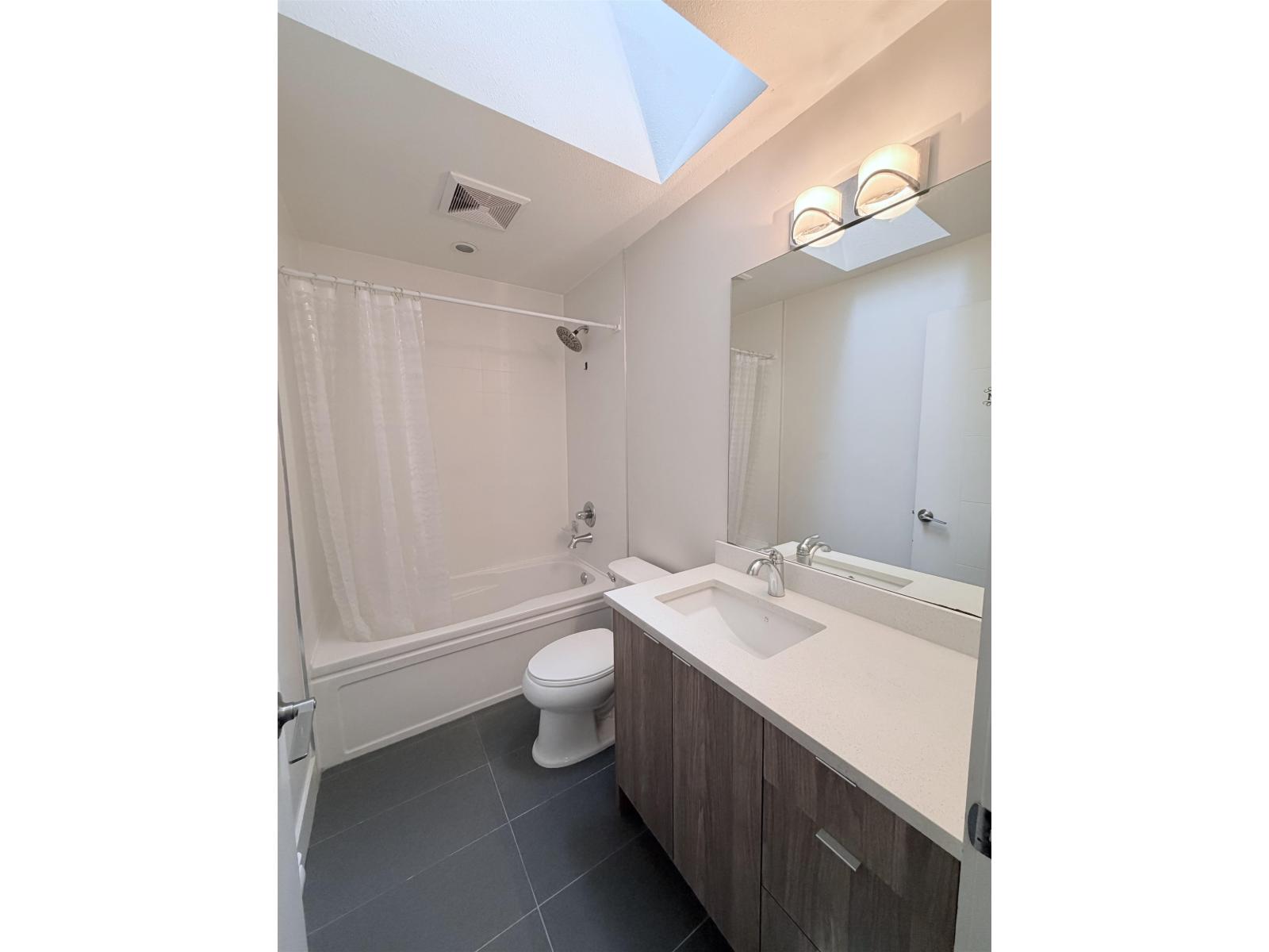 73 11267 133 ST., Surrey