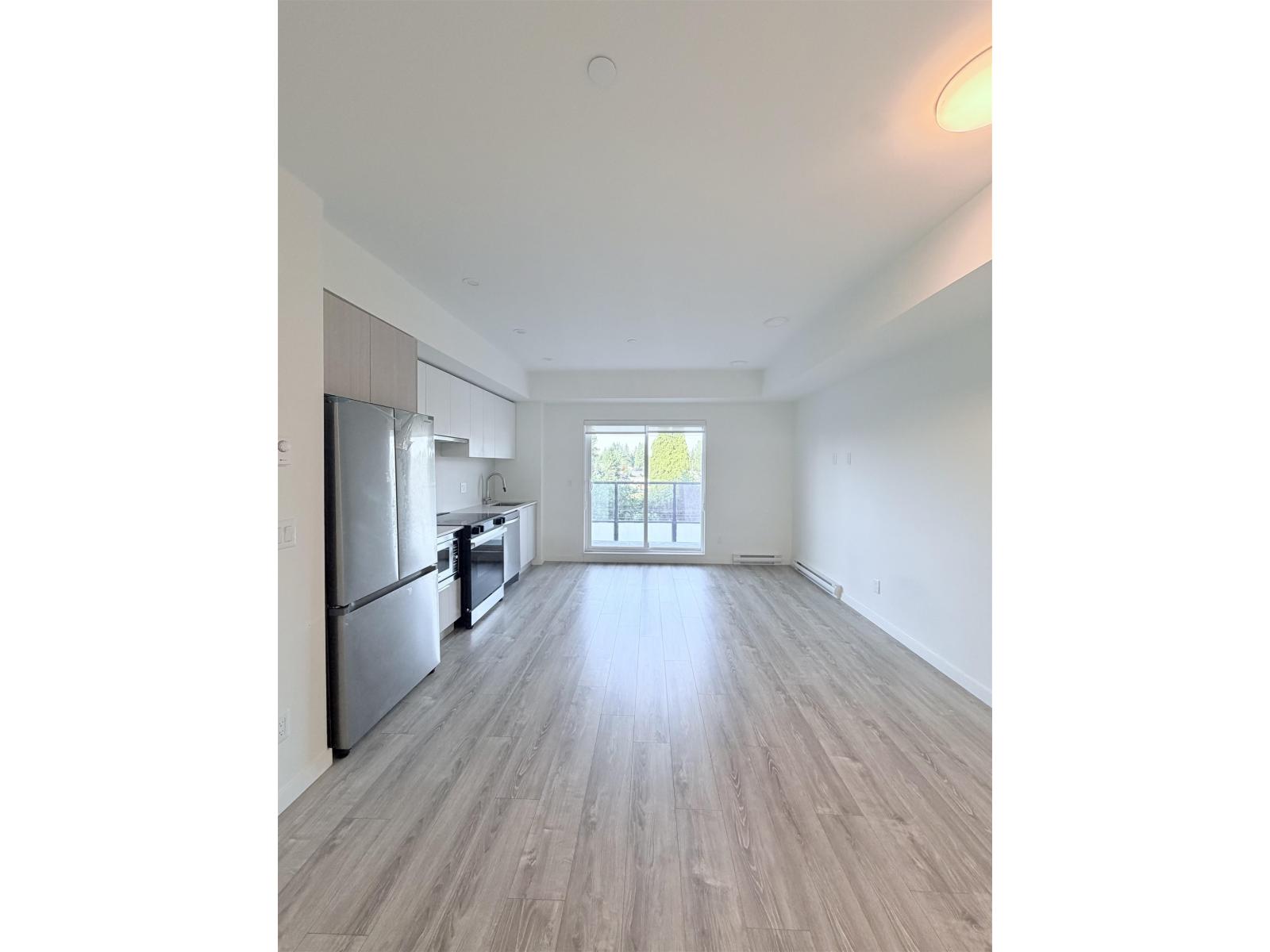 E305 10829  140 ST, Surrey
