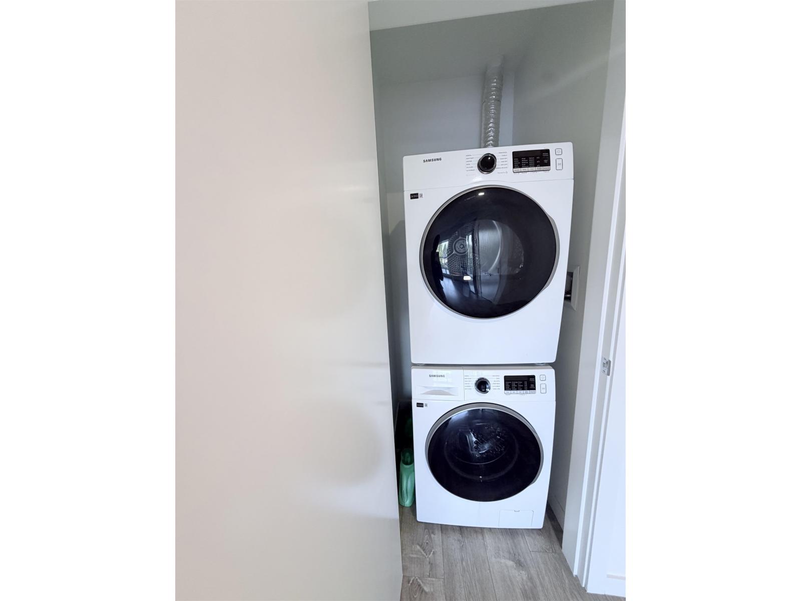 E305 10829  140 ST, Surrey