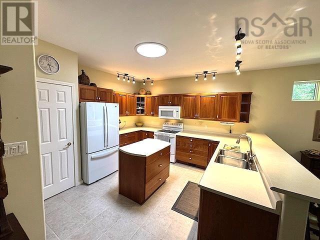374 Brady Street - 5