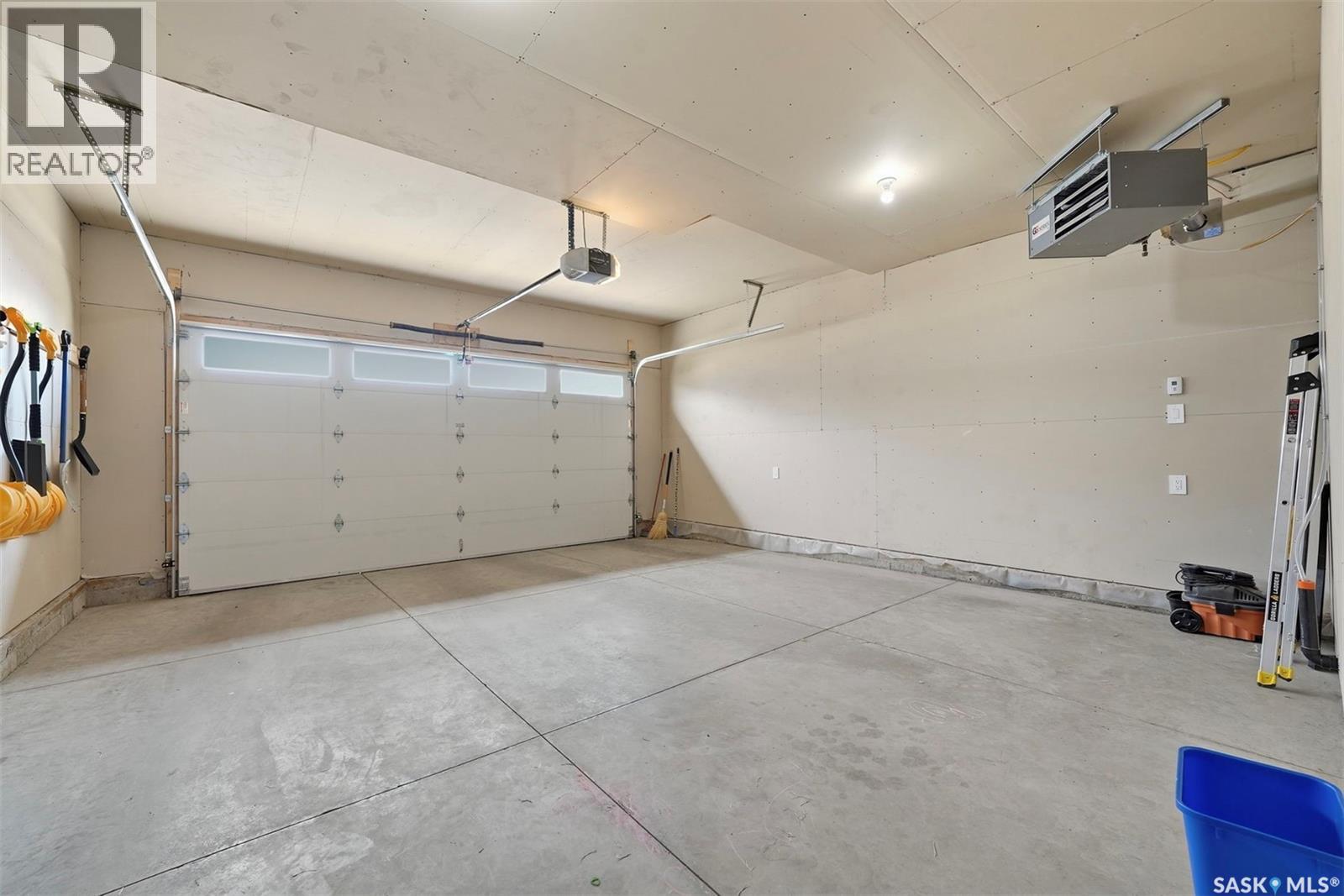 411 Schmeiser BEND - 34