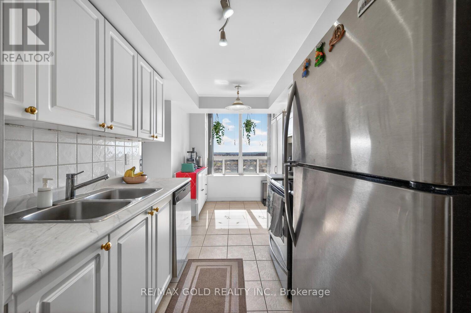 #1411 55 STRATHAVEN DRIVE - 17