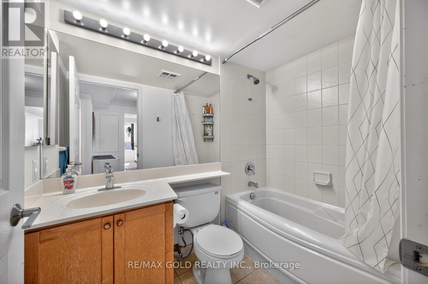 #1411 55 STRATHAVEN DRIVE - 34