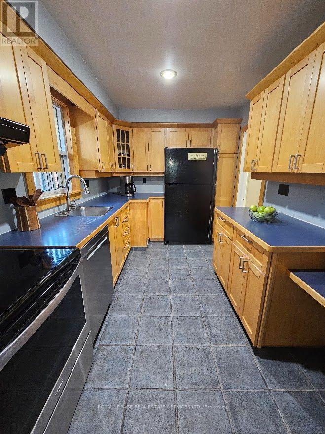 117 WESTROSE AVENUE - 12