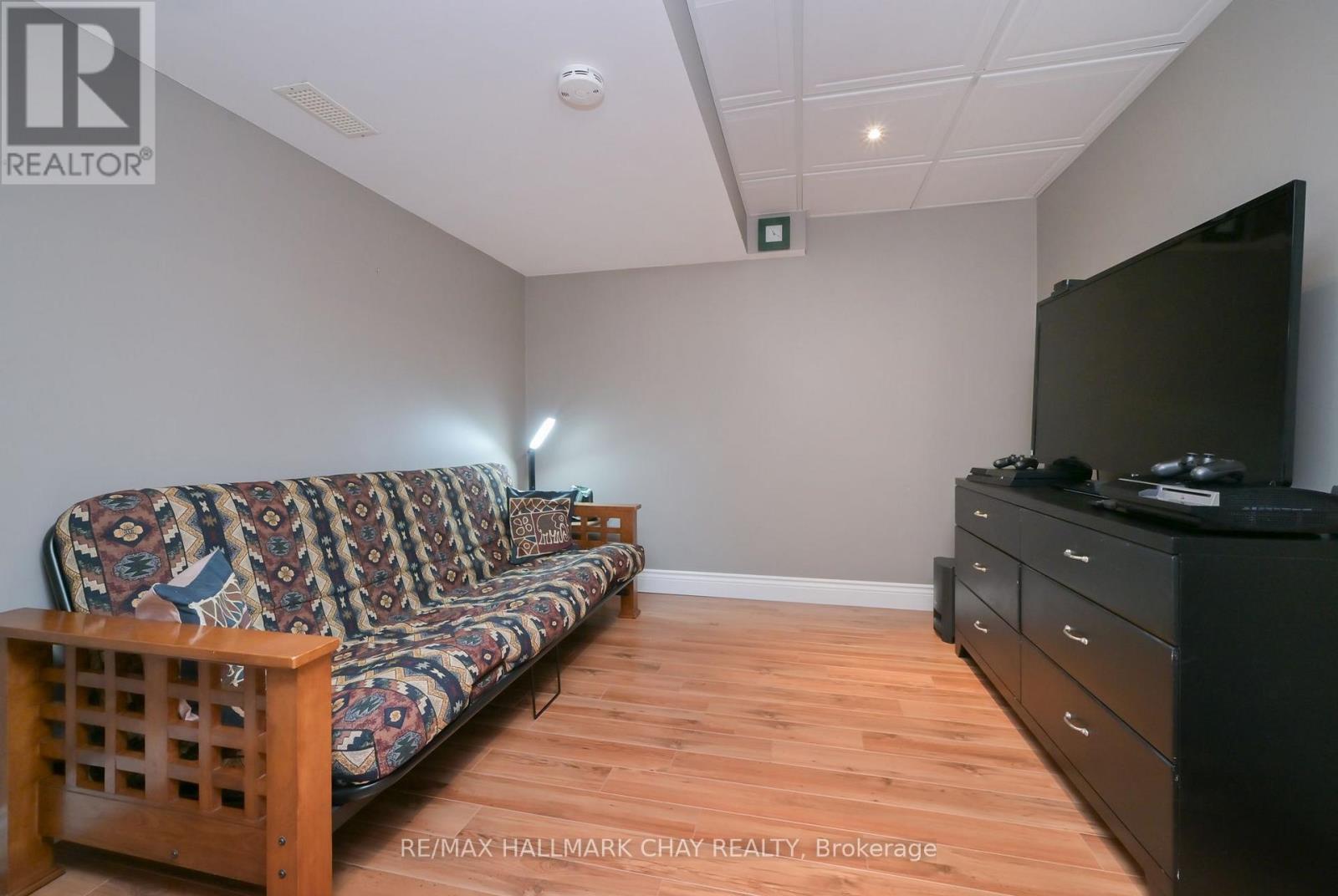9 APPLE VALLEY LANE - Image 34