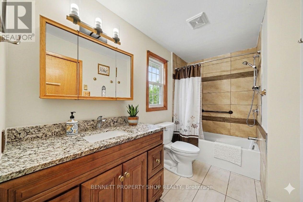 22 POOLE CREEK CRESCENT - 11