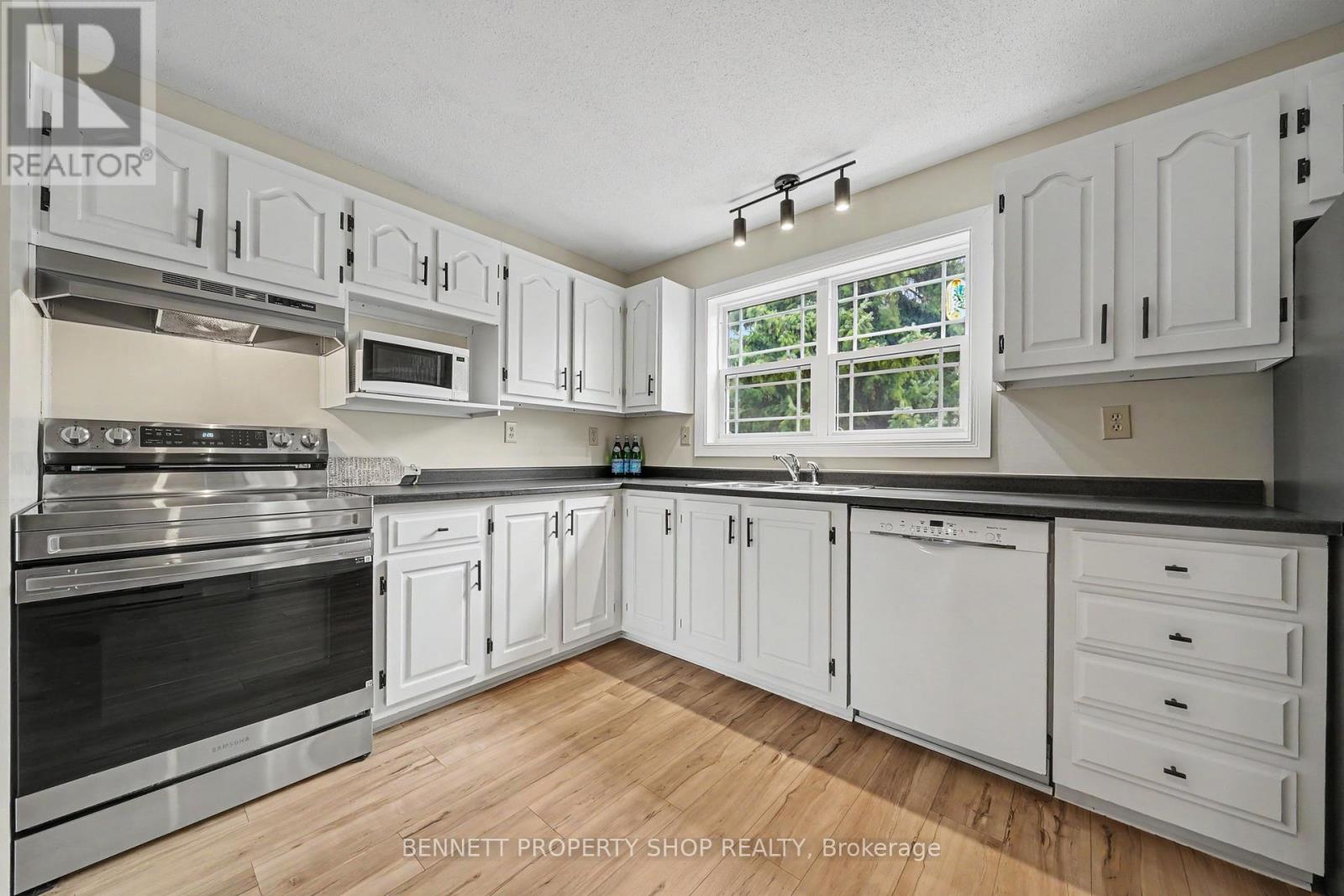 22 POOLE CREEK CRESCENT - 8