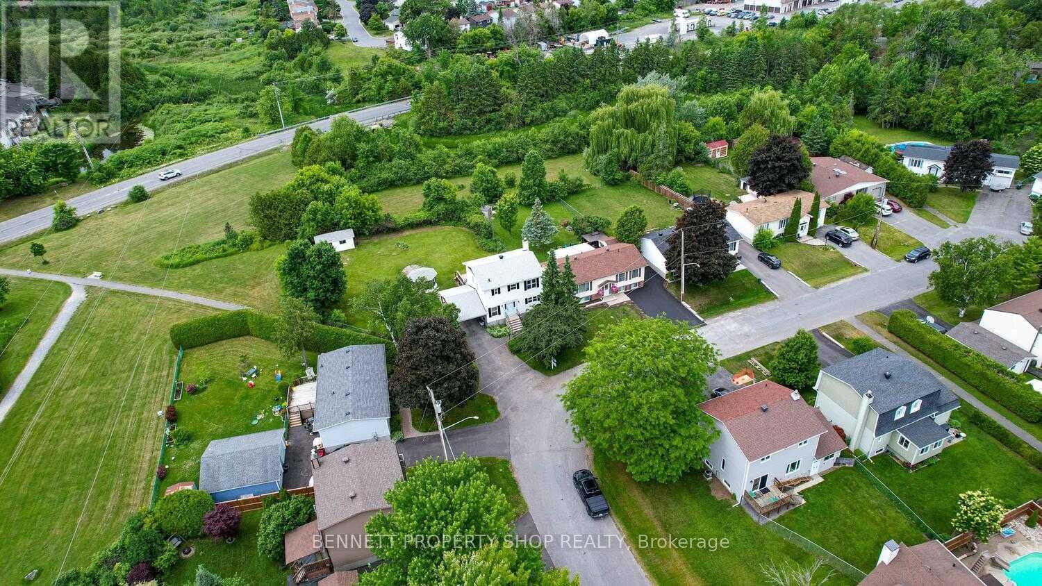 22 POOLE CREEK CRESCENT - 18