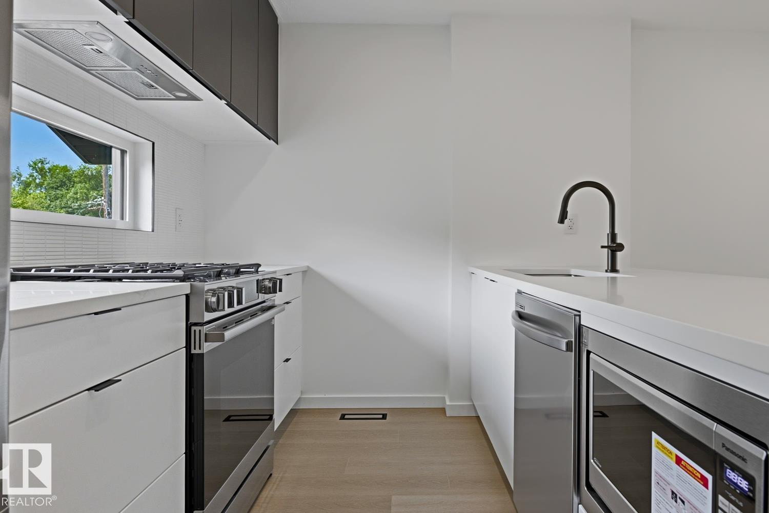 8903 94 ave NW NW - 26