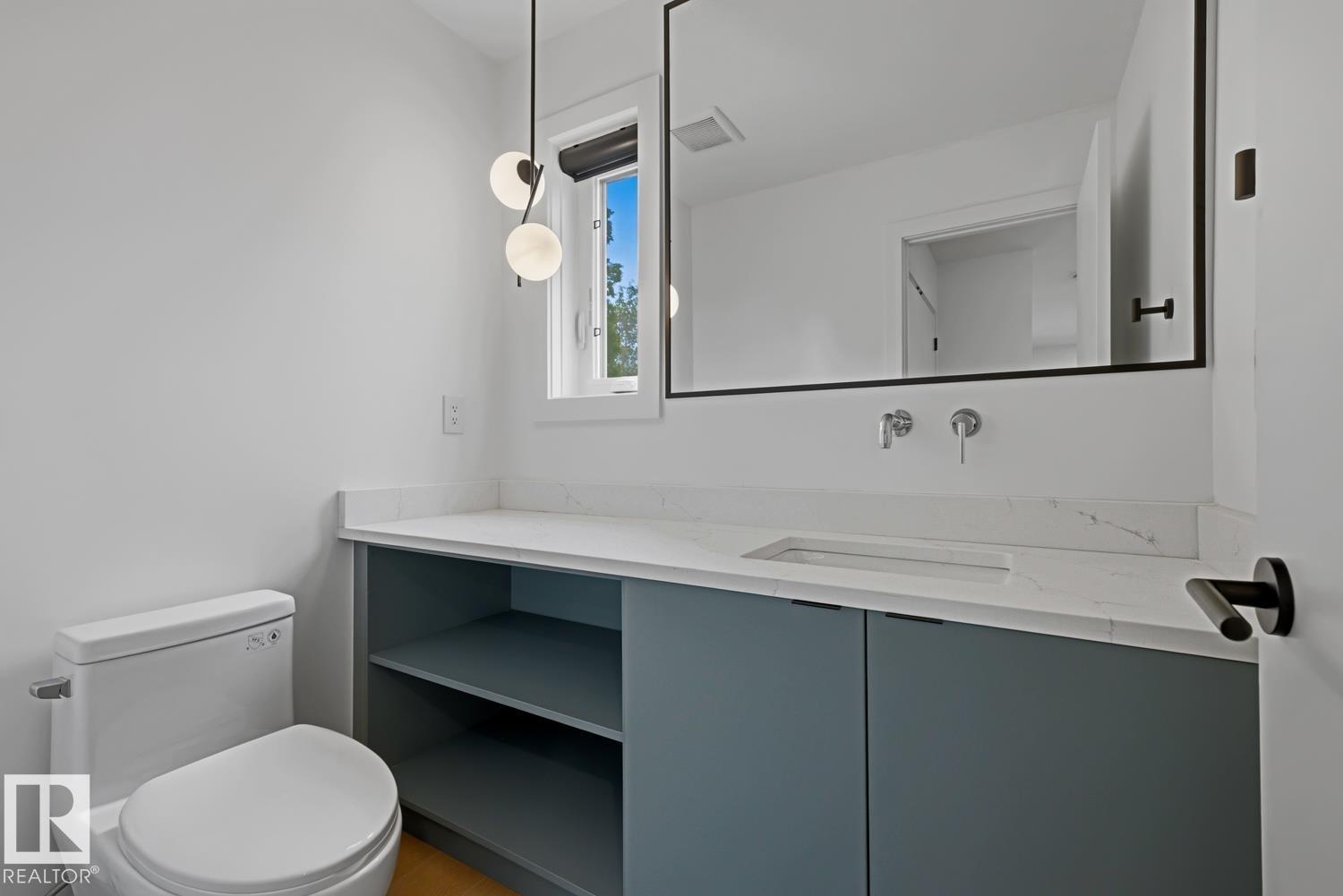 8903 94 ave NW NW - 32