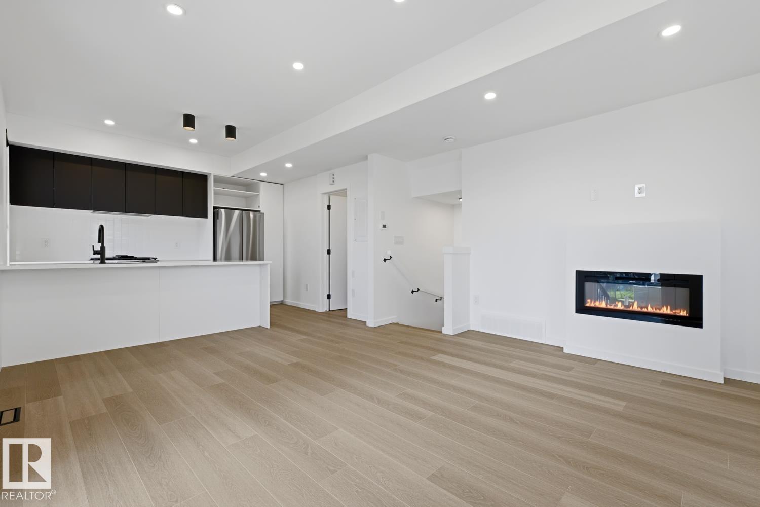 8903 94 ave NW NW - 35