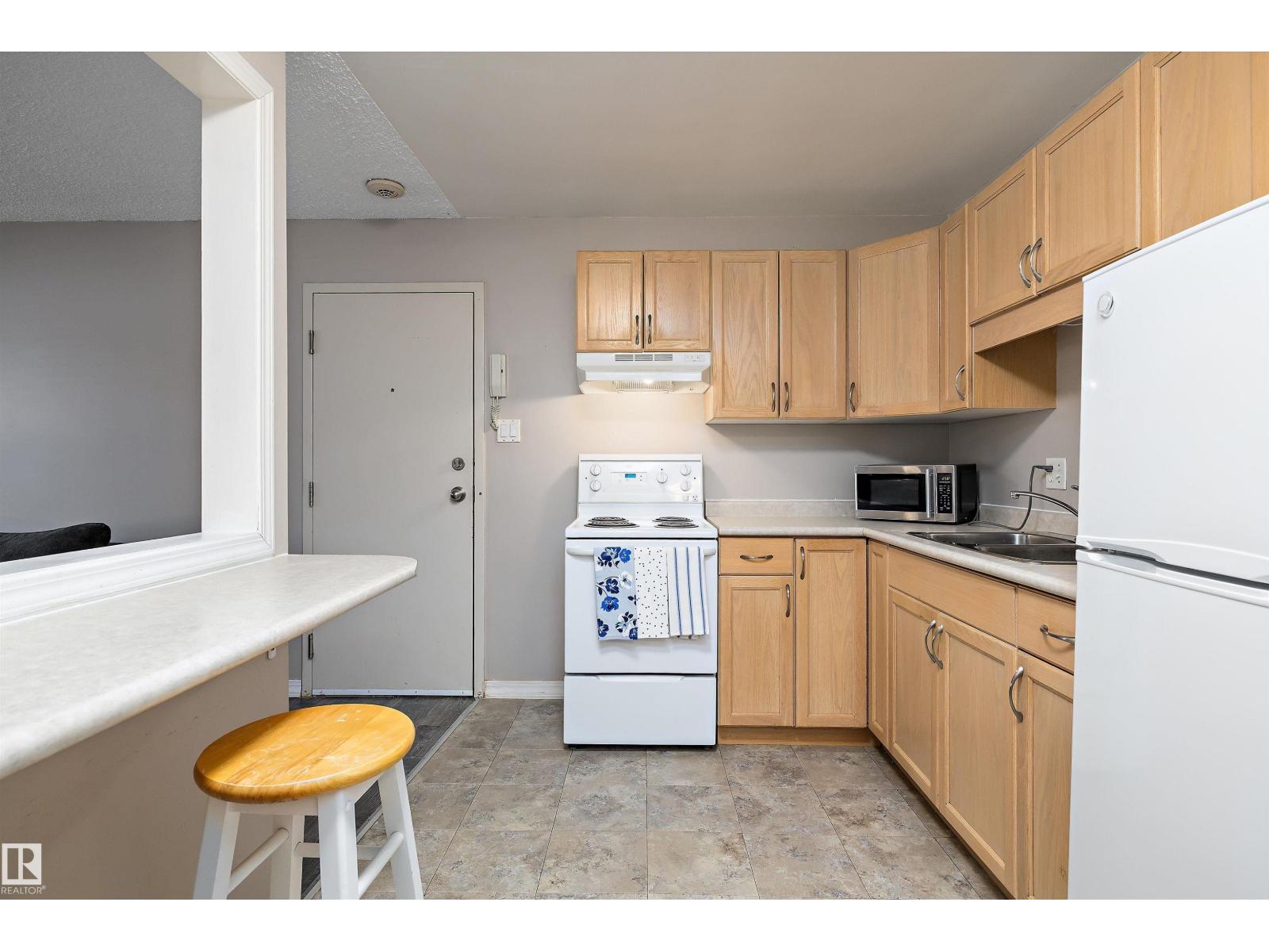 #4 8803 101 ST NW - 4