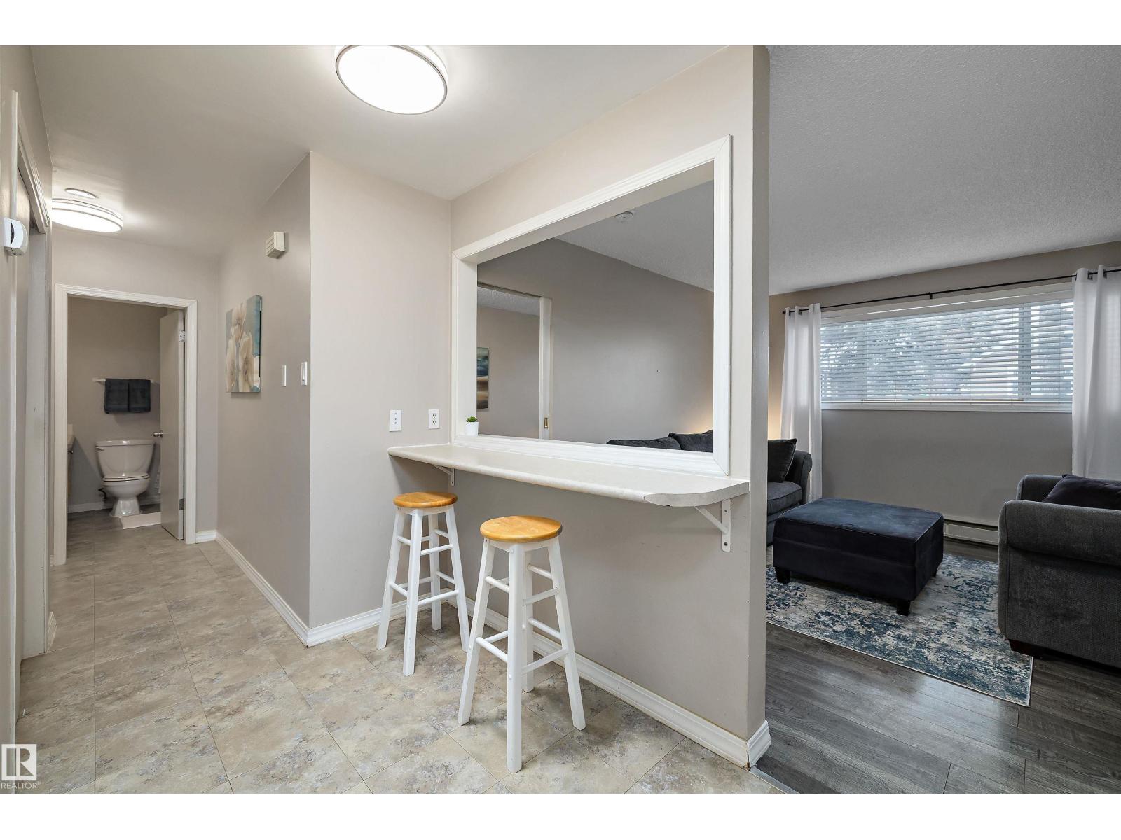 #4 8803 101 ST NW - 6