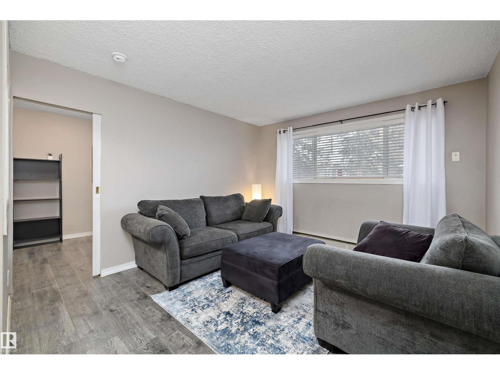 #4 8803 101 ST NW - 7