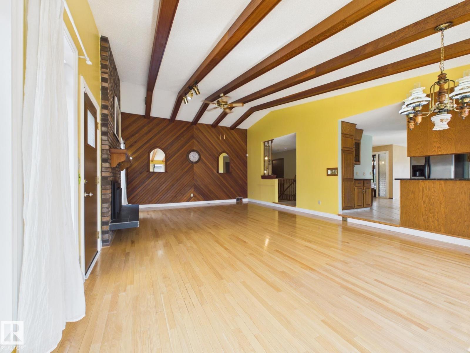 18634 99A AV NW - 12