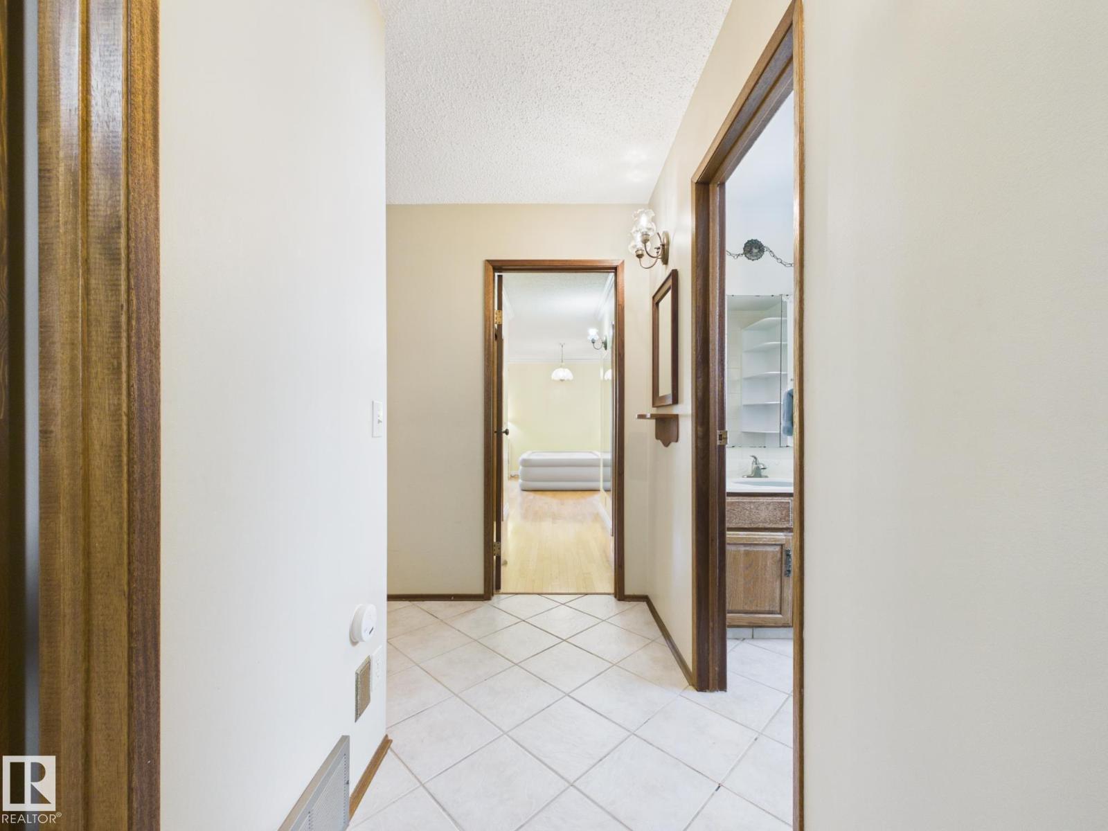 18634 99A AV NW - 23