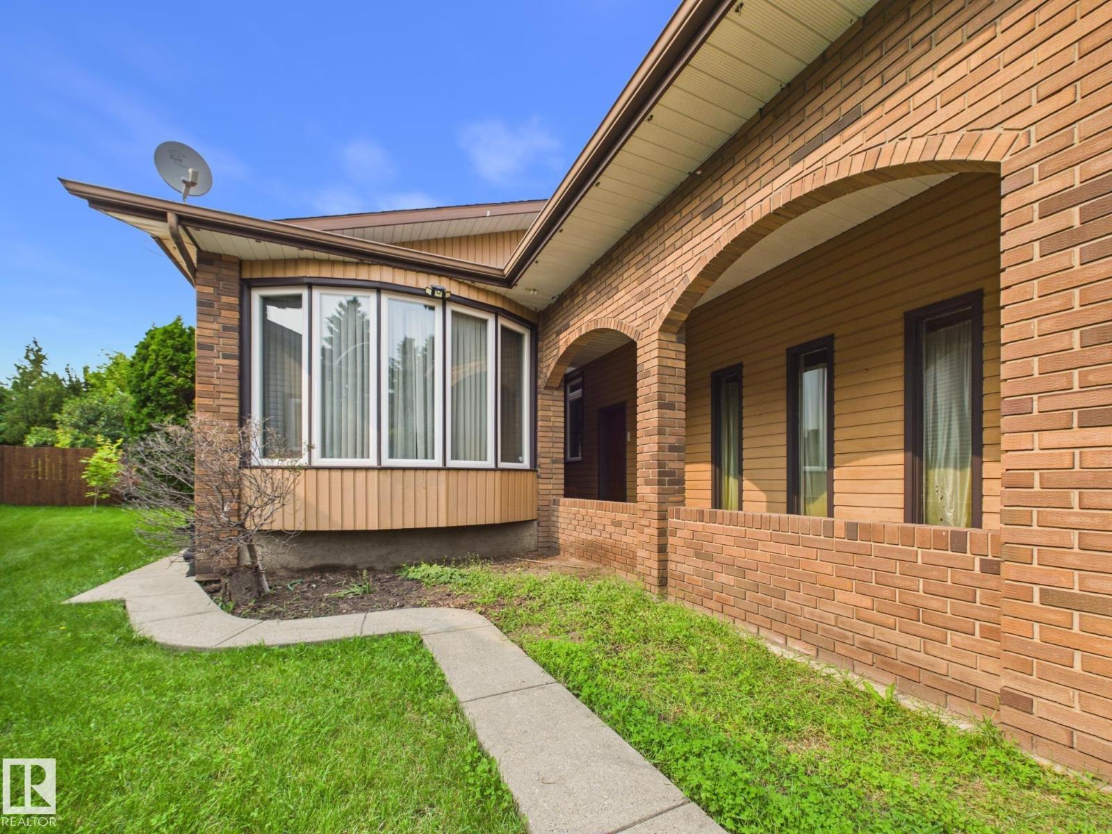 18634 99A AV NW - 40