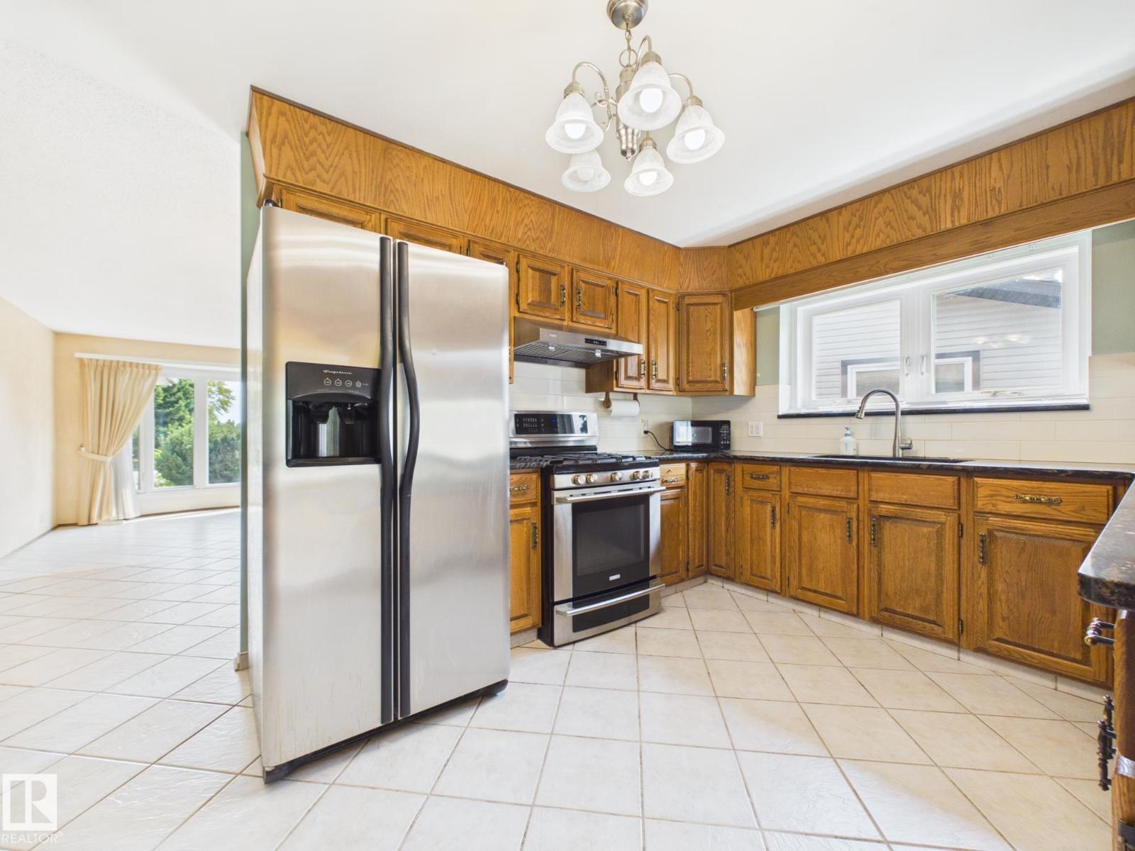 18634 99A AV NW - 8