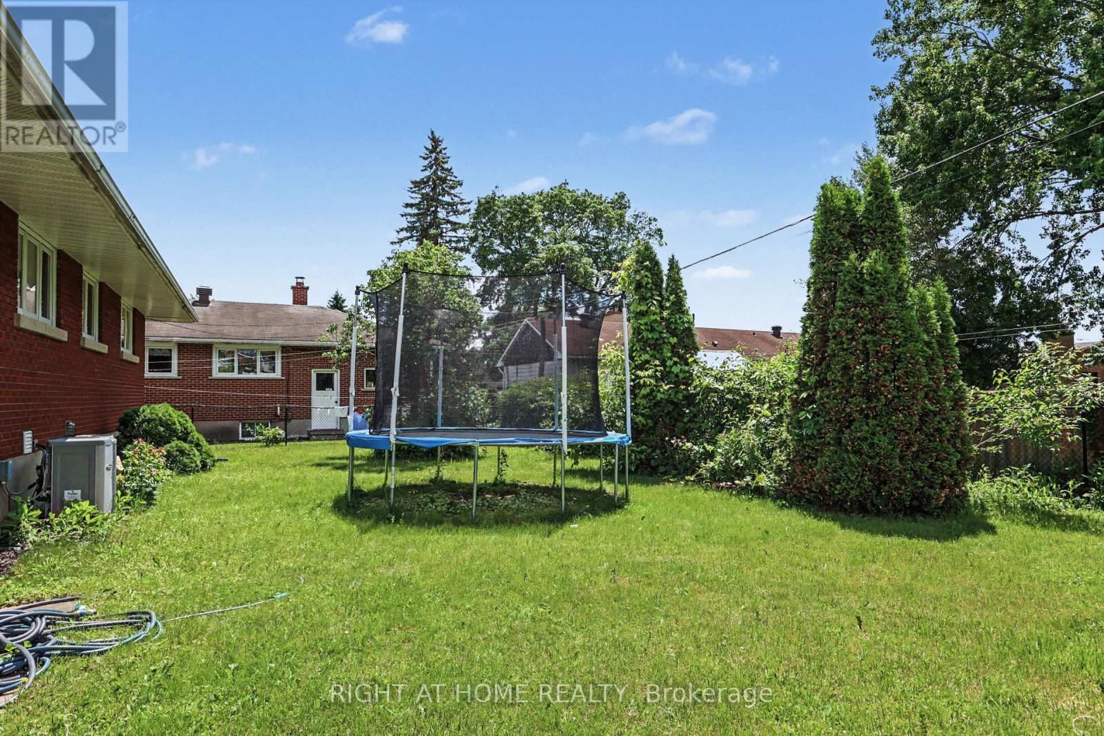1640 FISHER AVENUE - 21