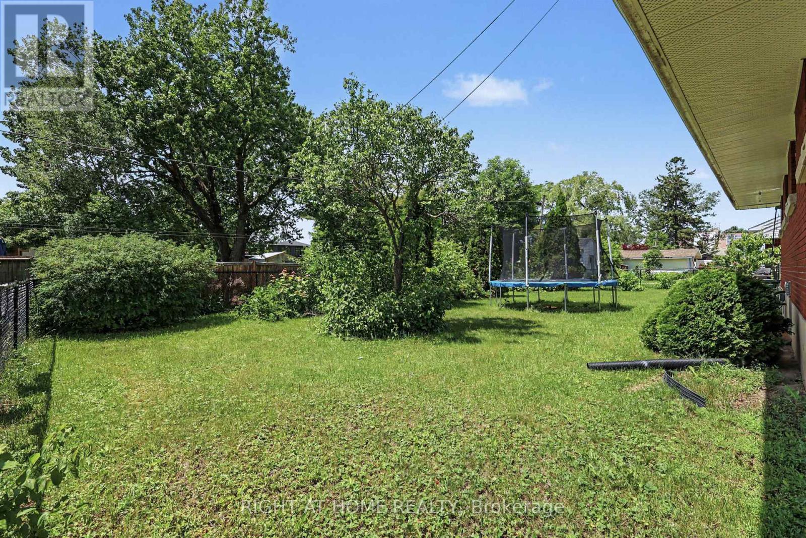 1640 FISHER AVENUE - 23