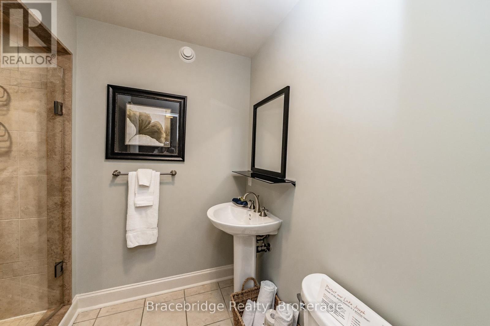 CARLING 2 W5 - 3876 MUSKOKA RD 118 HIGHWAY W - 22