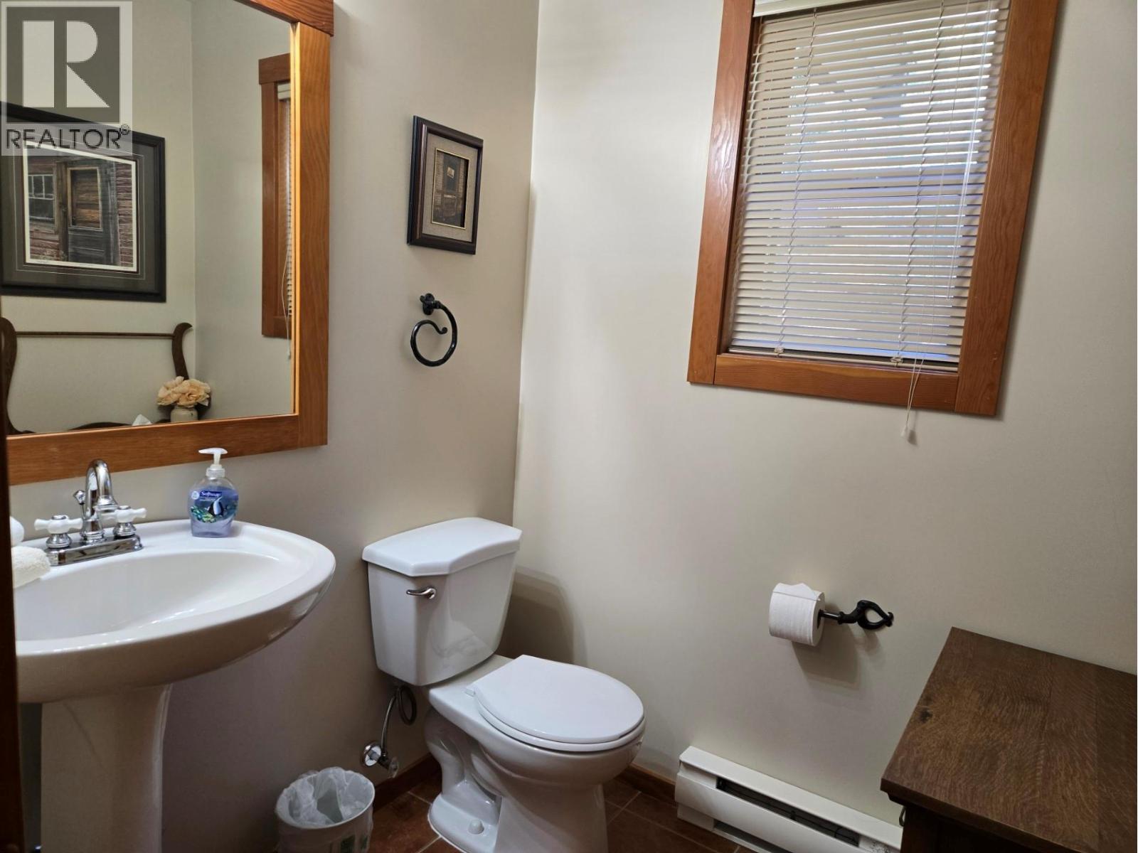 #27 2075 Summit Drive - 5