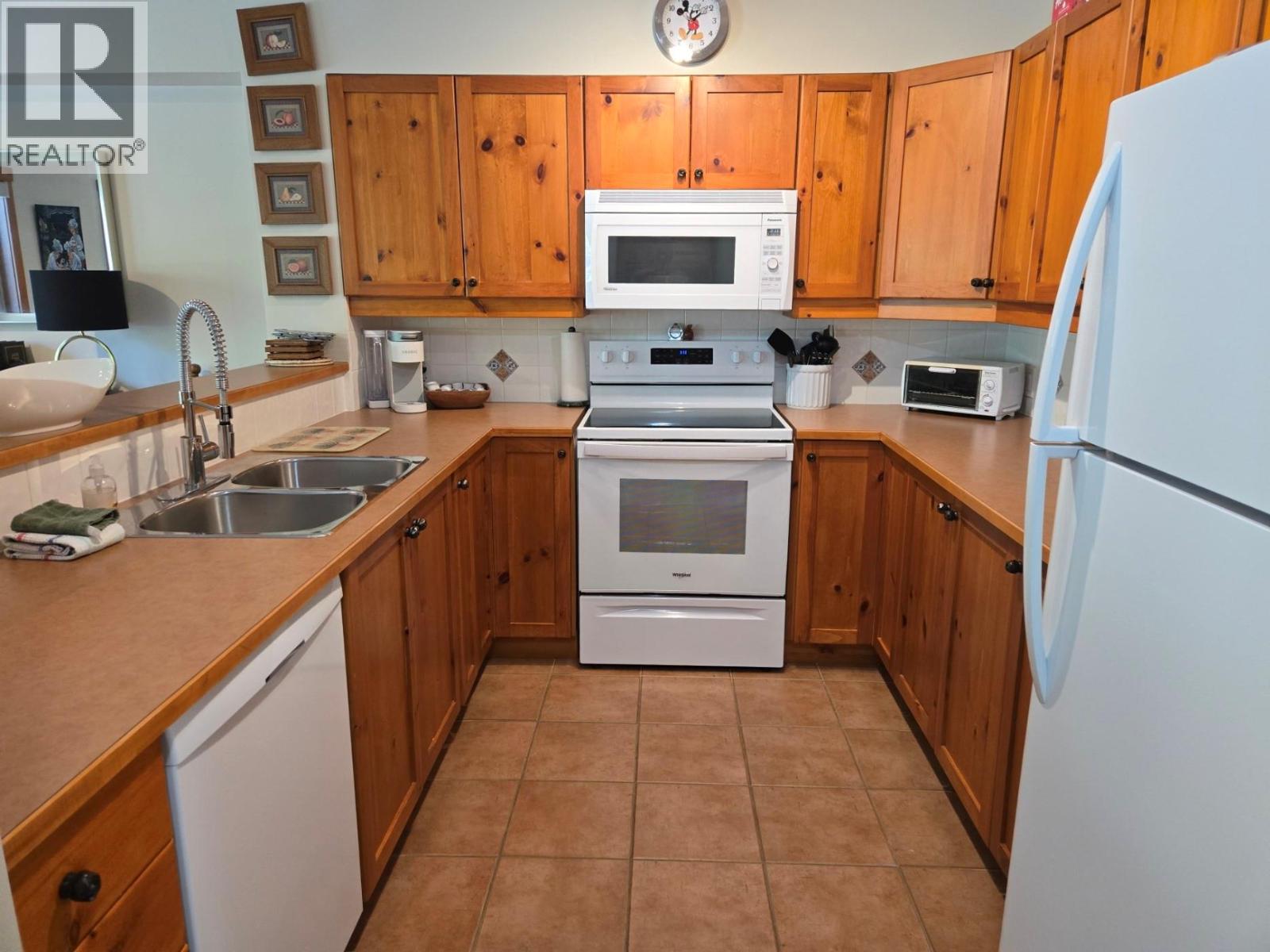 #27 2075 Summit Drive - 13