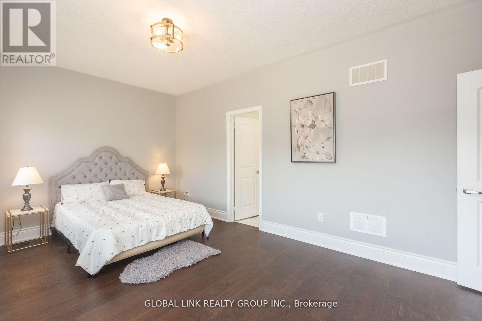 44 GOLDEN HAWK DRIVE - 23