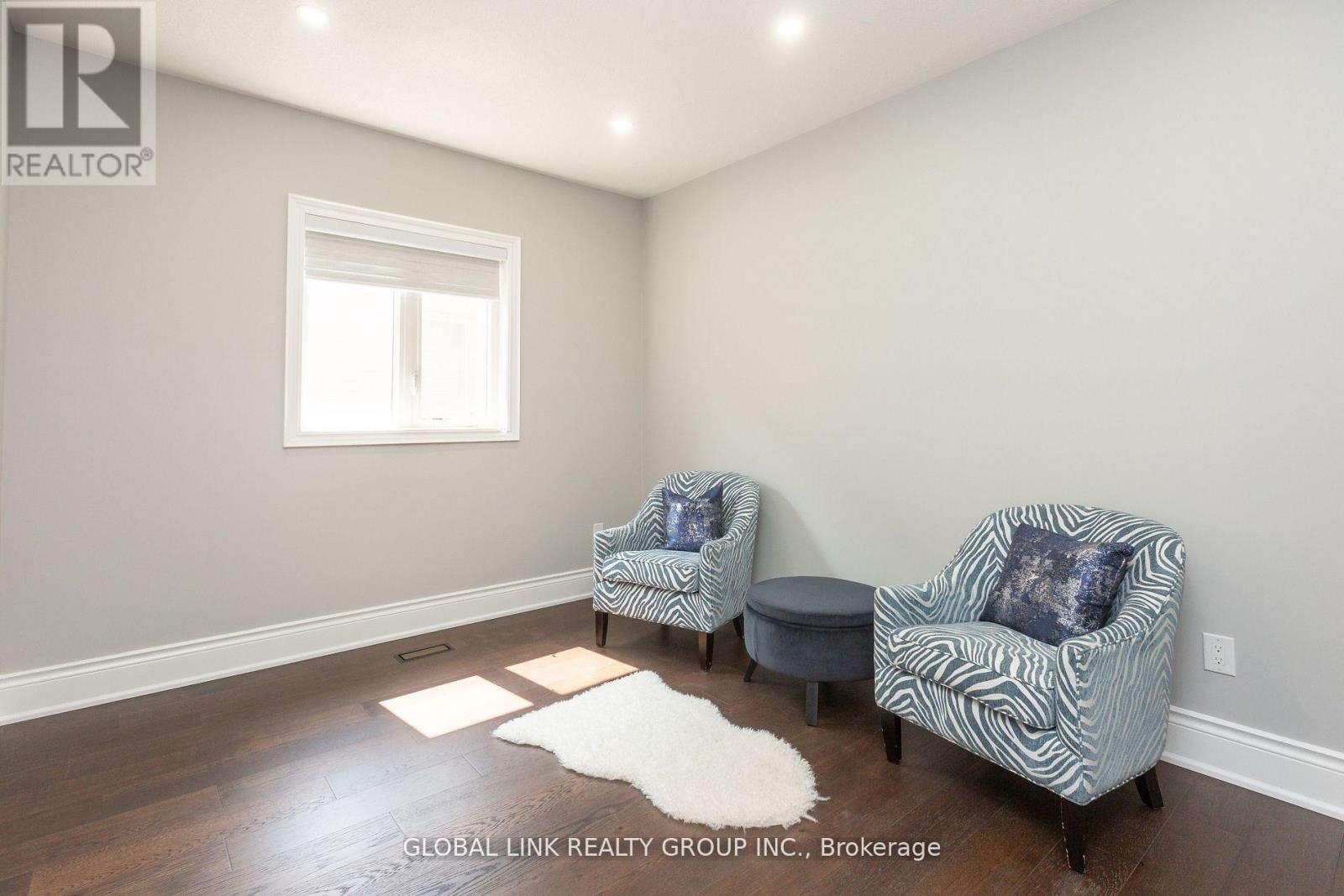 44 GOLDEN HAWK DRIVE - 24