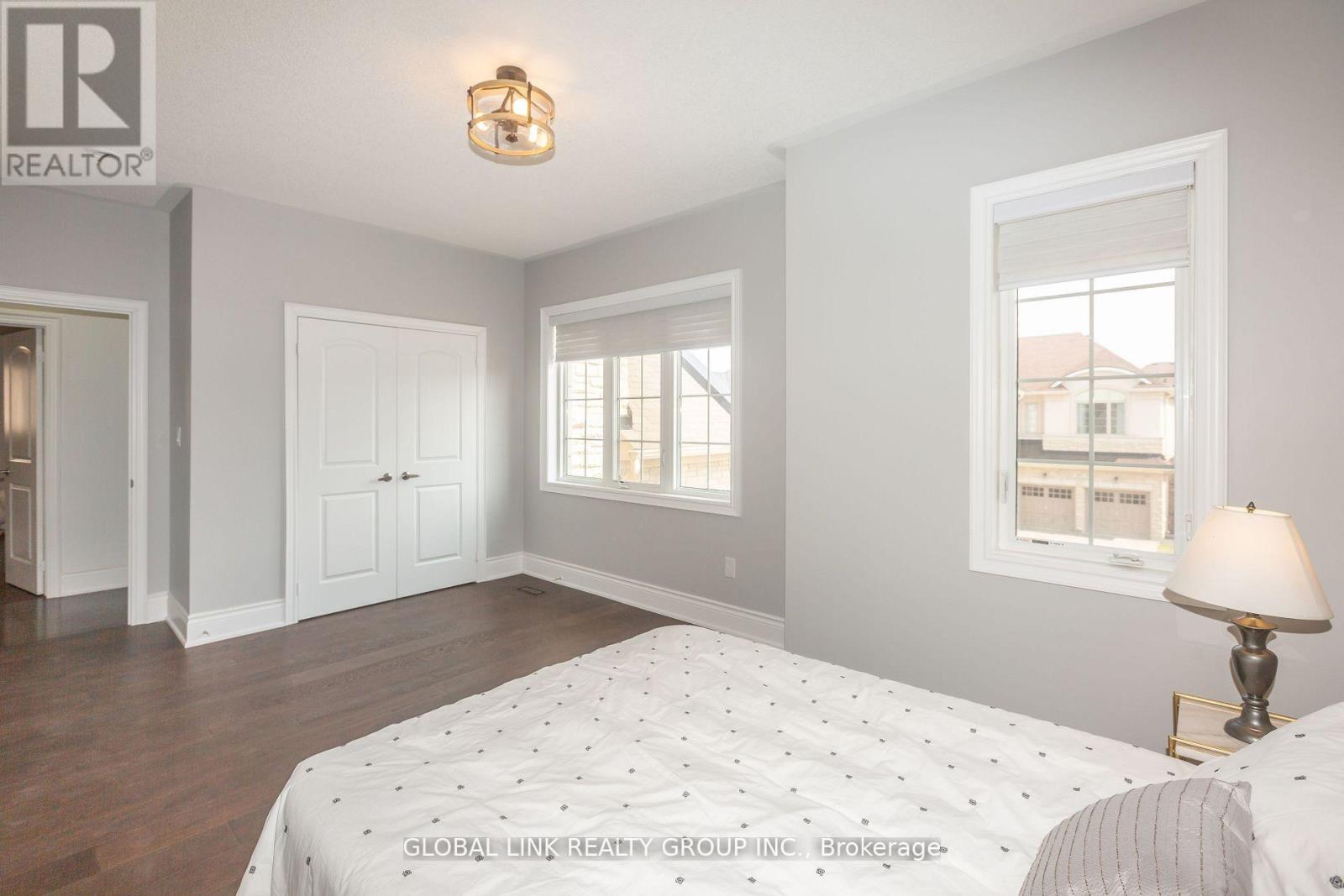 44 GOLDEN HAWK DRIVE - 26