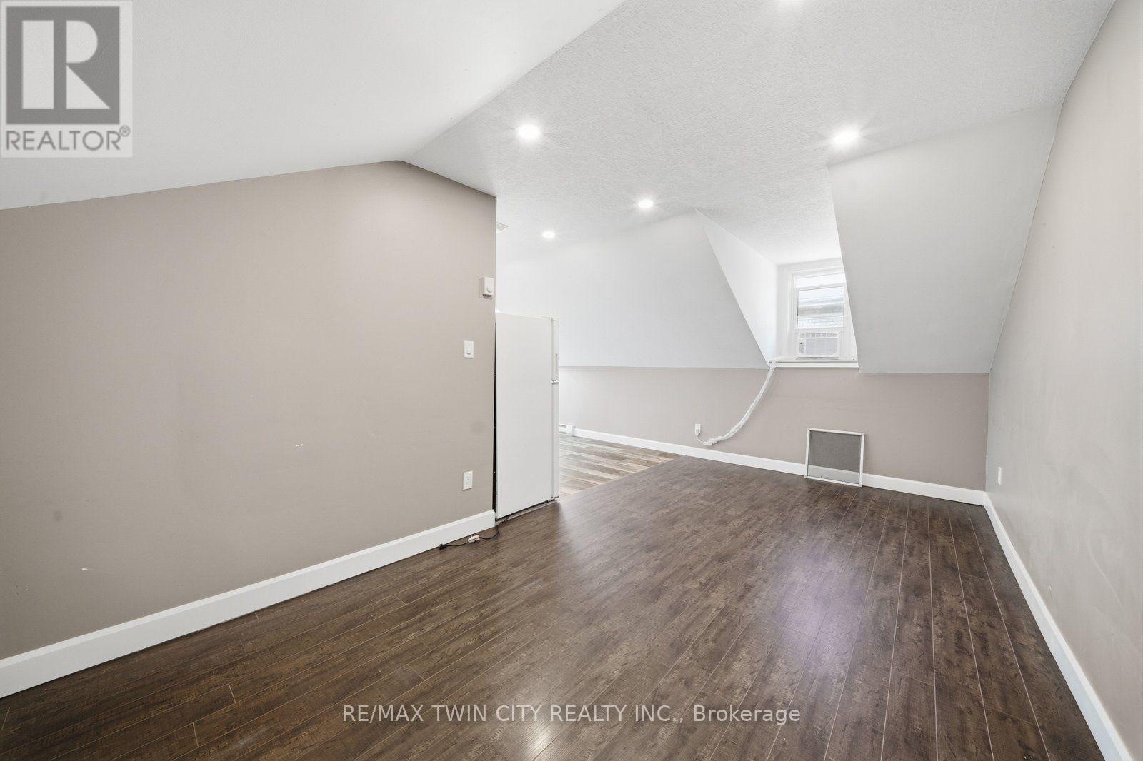 UPPER - 172 ALBION STREET, Brantford — photo 12