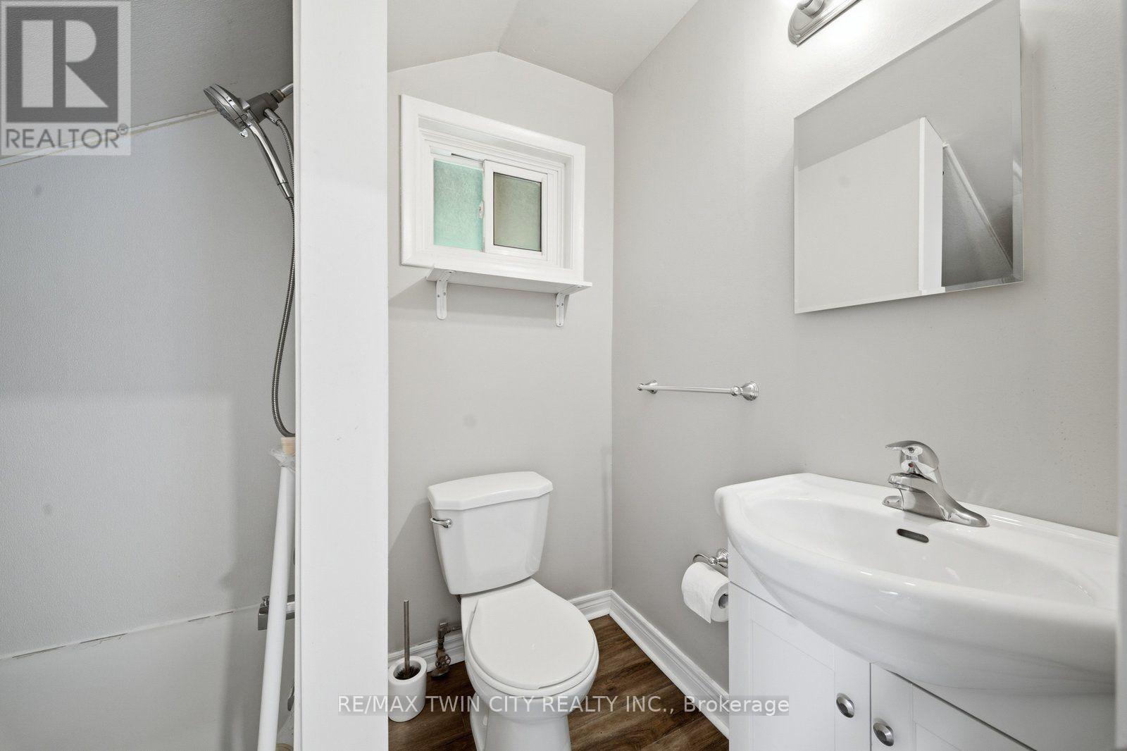 UPPER - 172 ALBION STREET, Brantford — photo 15