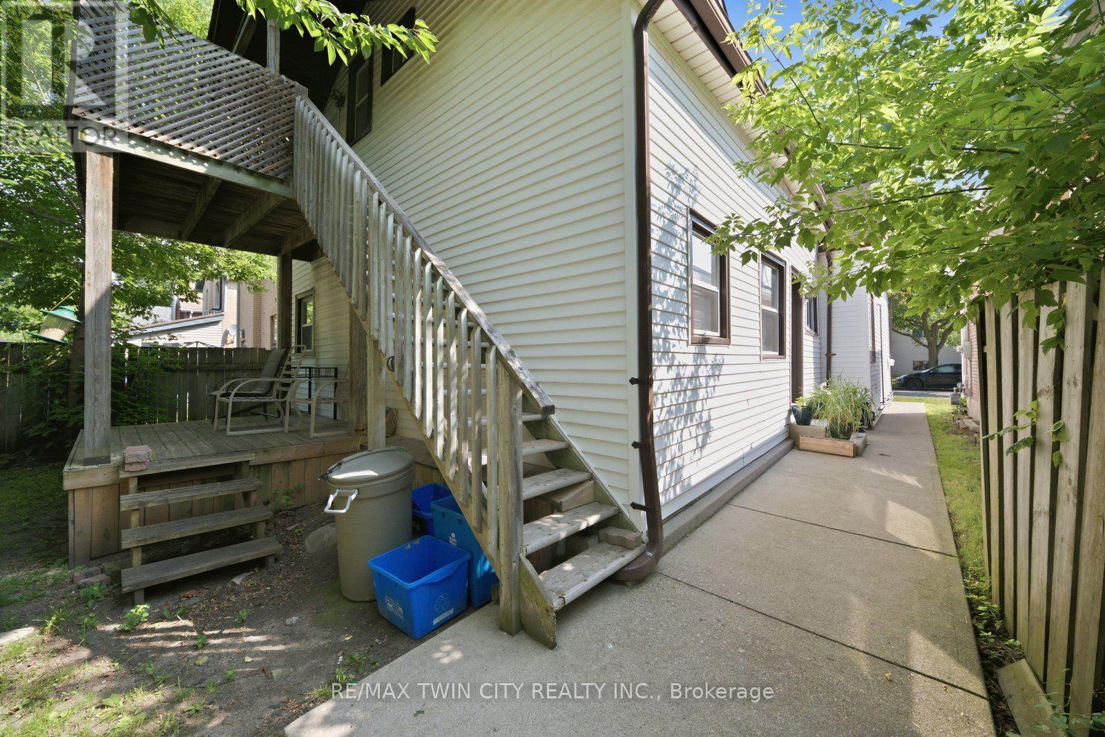 UPPER - 172 ALBION STREET, Brantford — photo 3