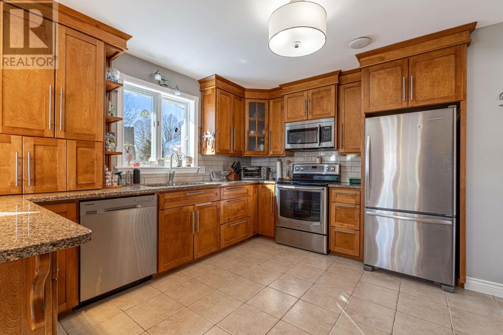 21 SOBEY Drive - 14