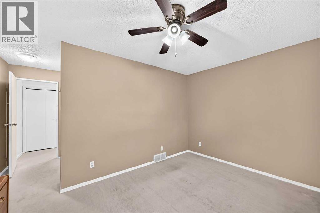 15 Falshire Terrace NE - 16