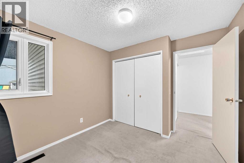 15 Falshire Terrace NE - 20