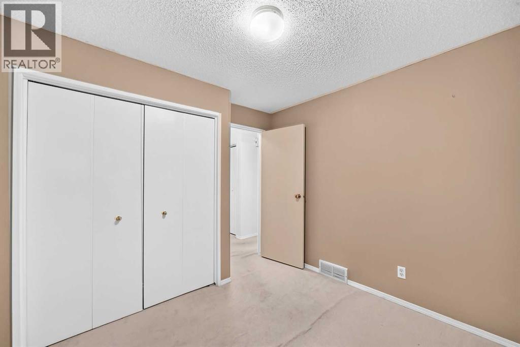 15 Falshire Terrace NE - 21